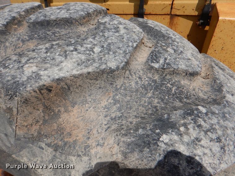 image for item DJ0445 1986 Champion 710A  motor grader