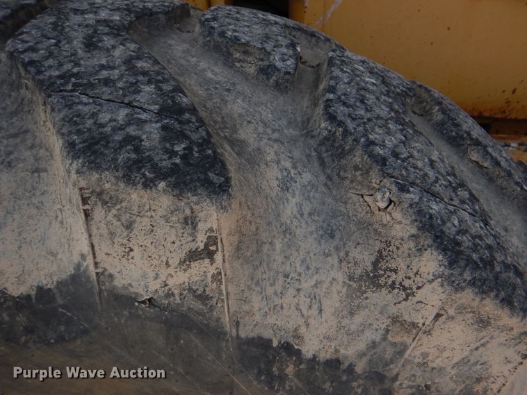 image for item DJ0445 1986 Champion 710A  motor grader