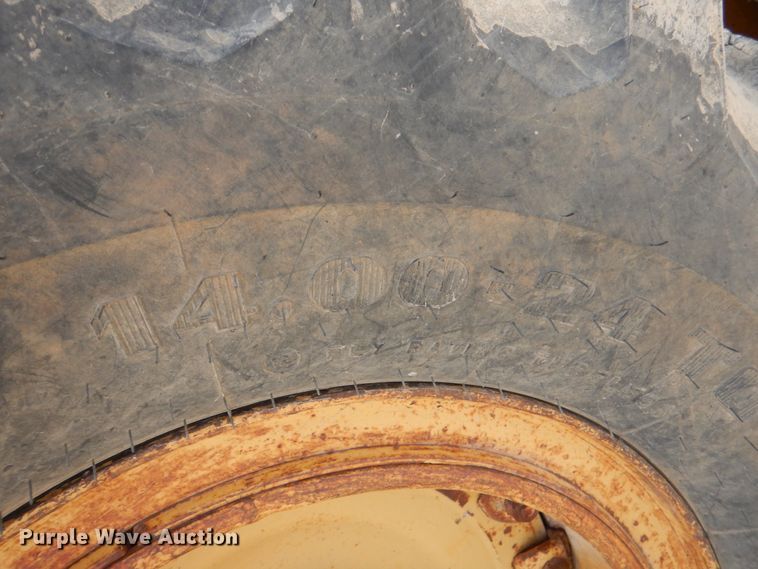 image for item DJ0445 1986 Champion 710A  motor grader