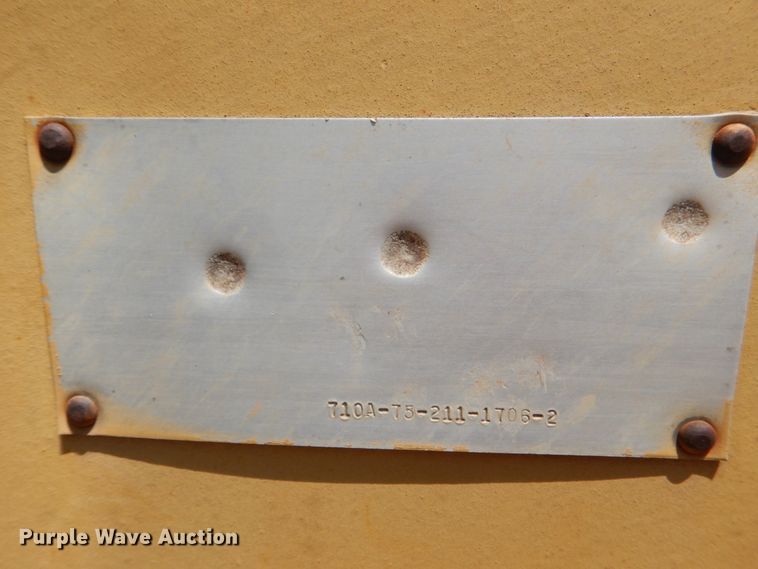 image for item DJ0445 1986 Champion 710A  motor grader