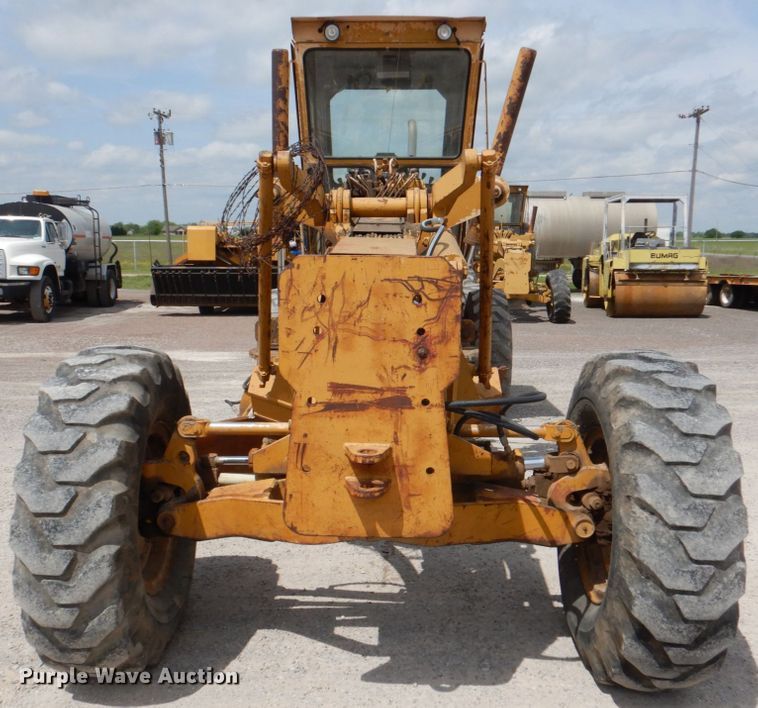 image for item DJ0446 1998 Champion 720A  motor grader