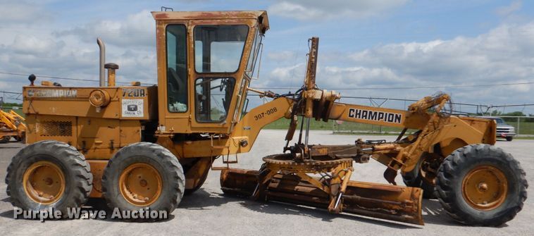 image for item DJ0446 1998 Champion 720A  motor grader