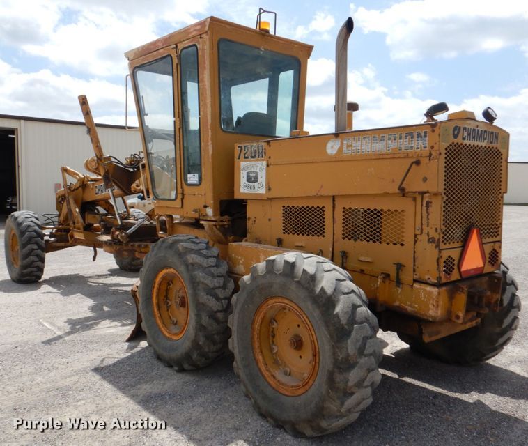 image for item DJ0446 1998 Champion 720A  motor grader