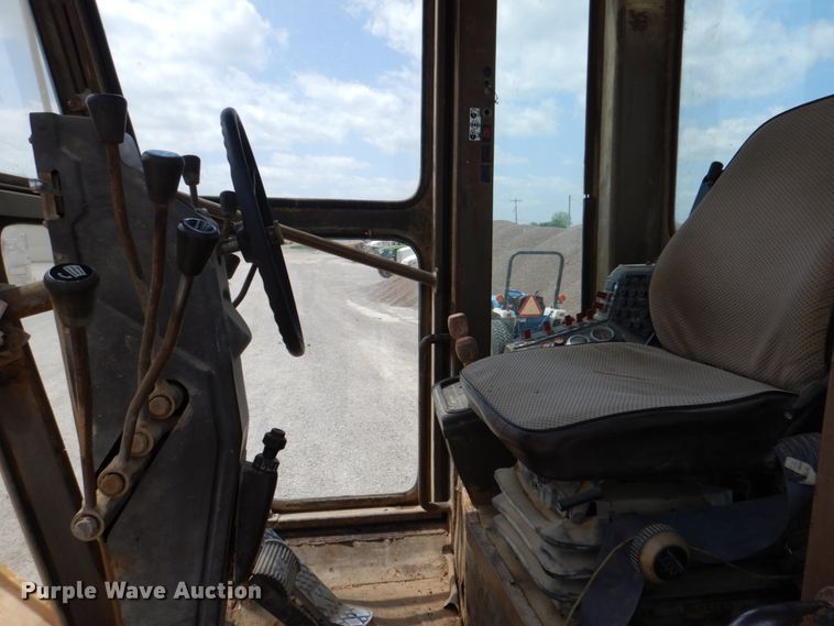 image for item DJ0446 1998 Champion 720A  motor grader