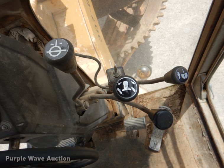 image for item DJ0446 1998 Champion 720A  motor grader