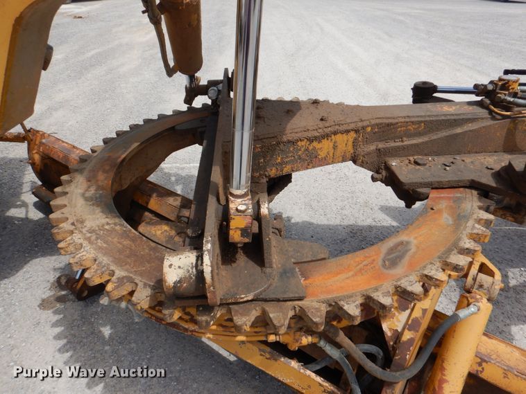 image for item DJ0446 1998 Champion 720A  motor grader