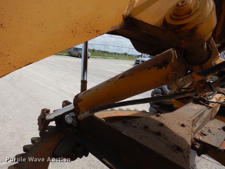 image for item DJ0446 1998 Champion 720A  motor grader