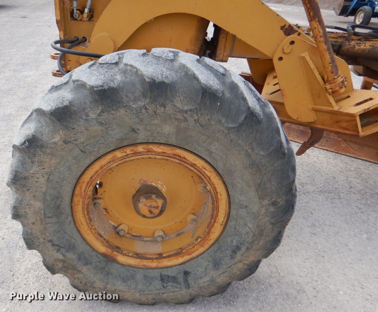 image for item DJ0446 1998 Champion 720A  motor grader