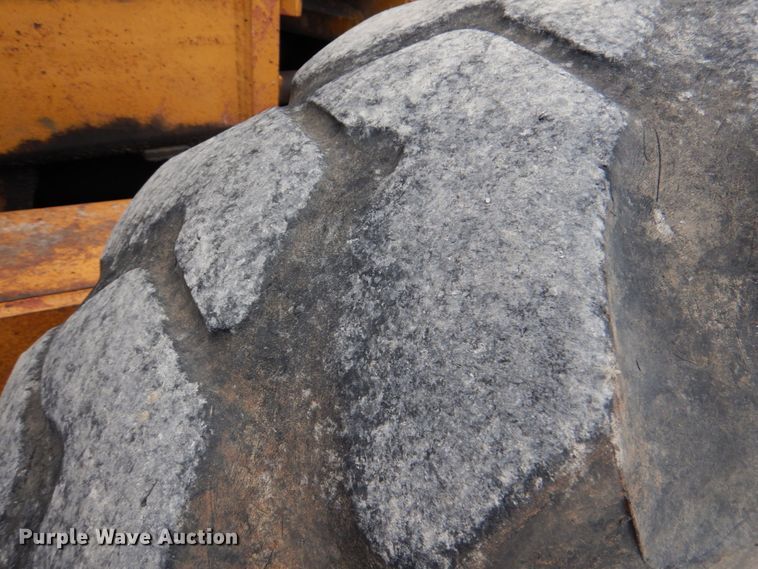 image for item DJ0446 1998 Champion 720A  motor grader