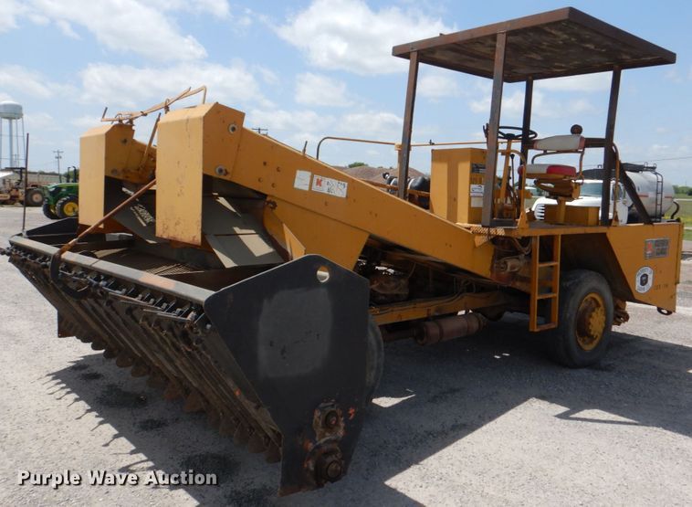 image for item DJ0447 Koehring K  chip spreader