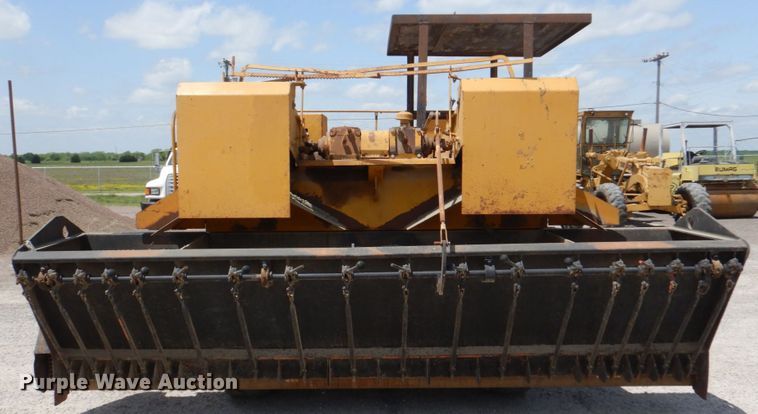 image for item DJ0447 Koehring K  chip spreader