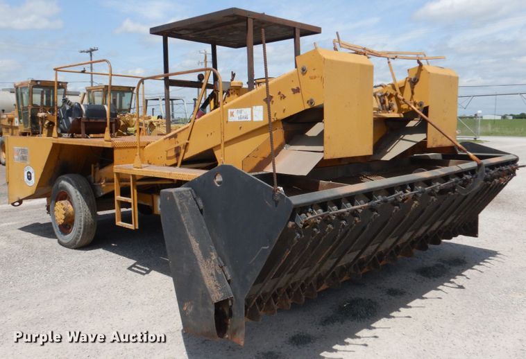 image for item DJ0447 Koehring K  chip spreader