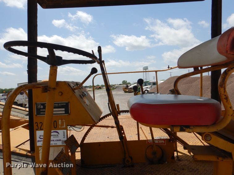 image for item DJ0447 Koehring K  chip spreader