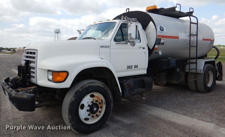 image for item DJ0448 1998 Ford F800  oil distributor truck