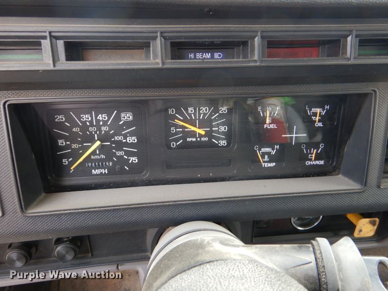 image for item DJ0448 1998 Ford F800  oil distributor truck