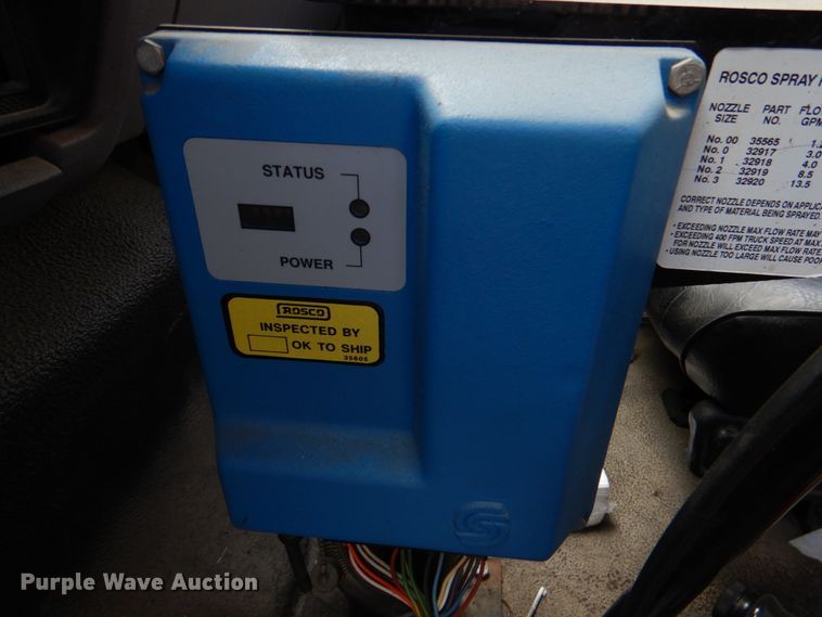 image for item DJ0448 1998 Ford F800  oil distributor truck