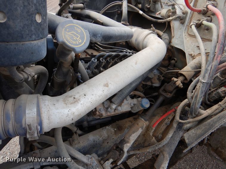 image for item DJ0448 1998 Ford F800  oil distributor truck