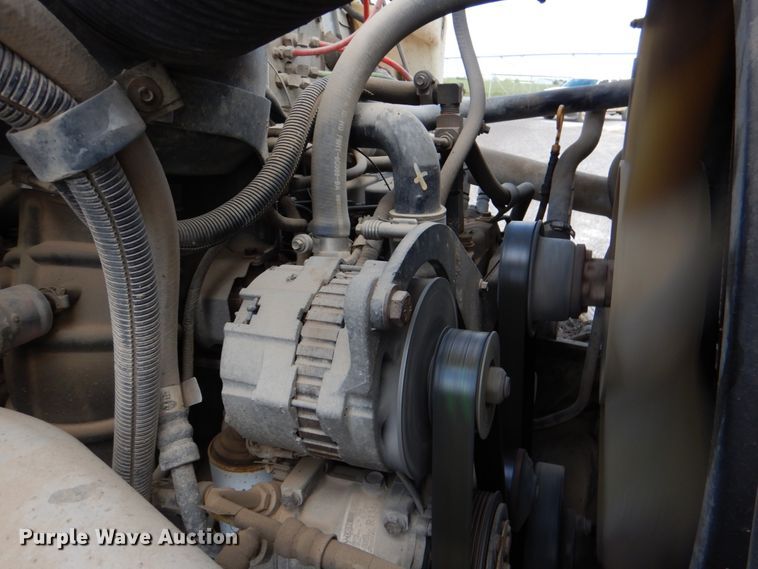 image for item DJ0448 1998 Ford F800  oil distributor truck