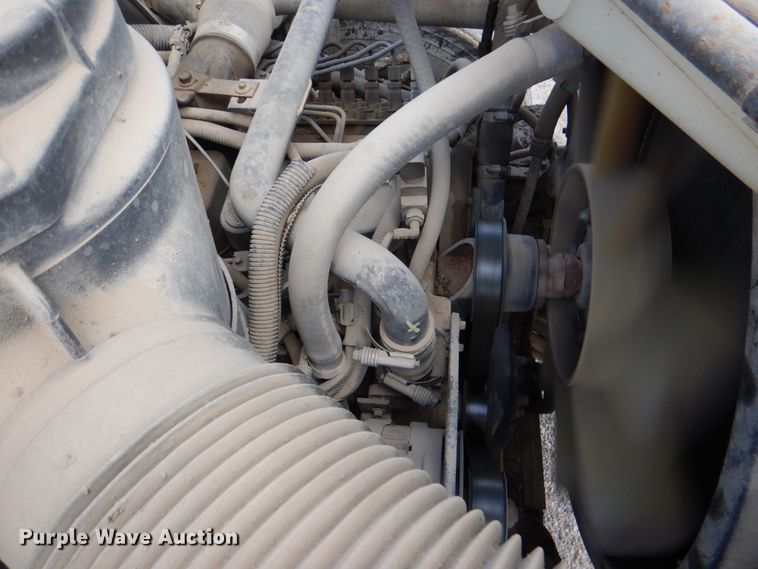 image for item DJ0448 1998 Ford F800  oil distributor truck