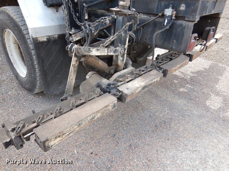 image for item DJ0448 1998 Ford F800  oil distributor truck