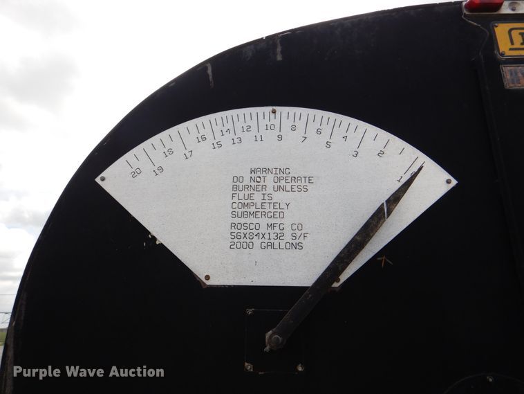 image for item DJ0448 1998 Ford F800  oil distributor truck