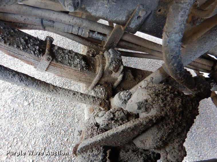 image for item DJ0448 1998 Ford F800  oil distributor truck