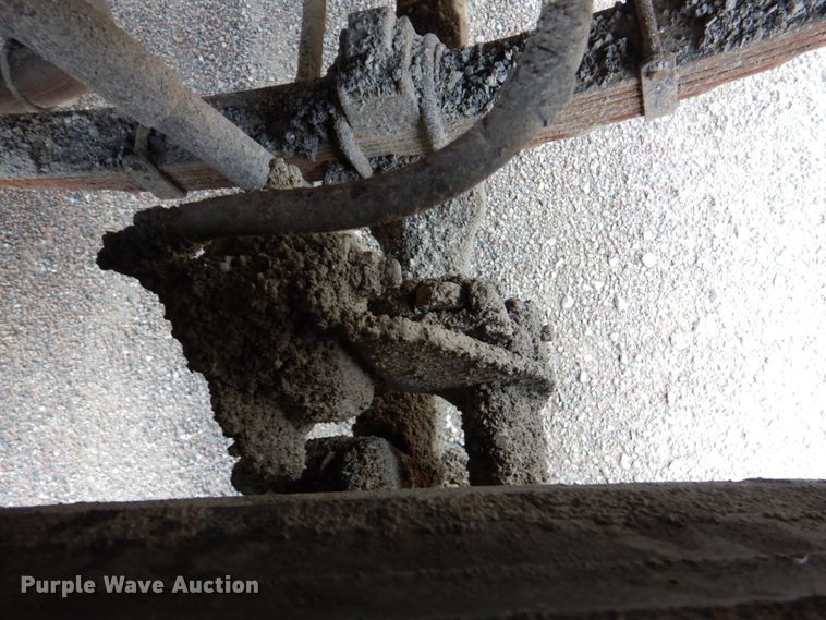 image for item DJ0448 1998 Ford F800  oil distributor truck