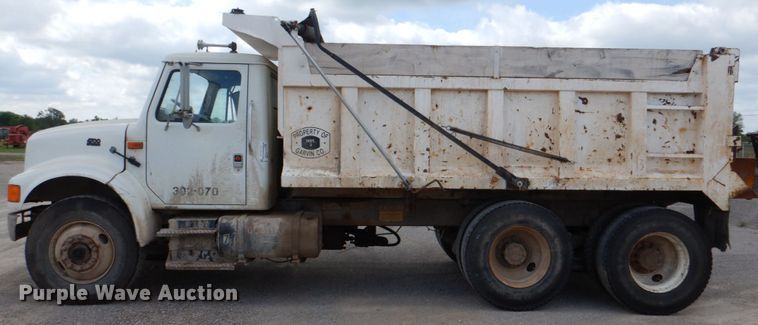 image for item DJ0449 1991 International 4900  dump truck
