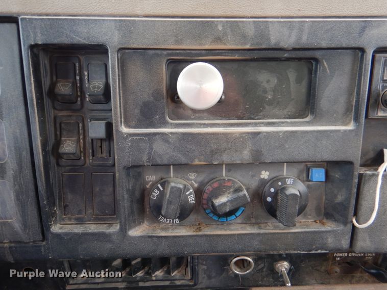 image for item DJ0449 1991 International 4900  dump truck