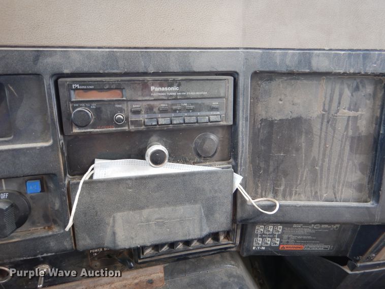 image for item DJ0449 1991 International 4900  dump truck