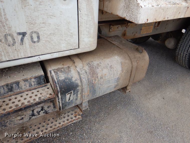 image for item DJ0449 1991 International 4900  dump truck