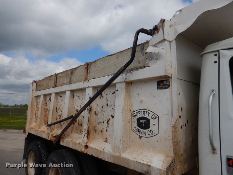 image for item DJ0449 1991 International 4900  dump truck