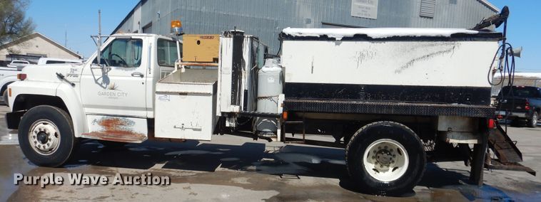 image for item DJ1209 1992 Ford F700  pot hole patcher truck