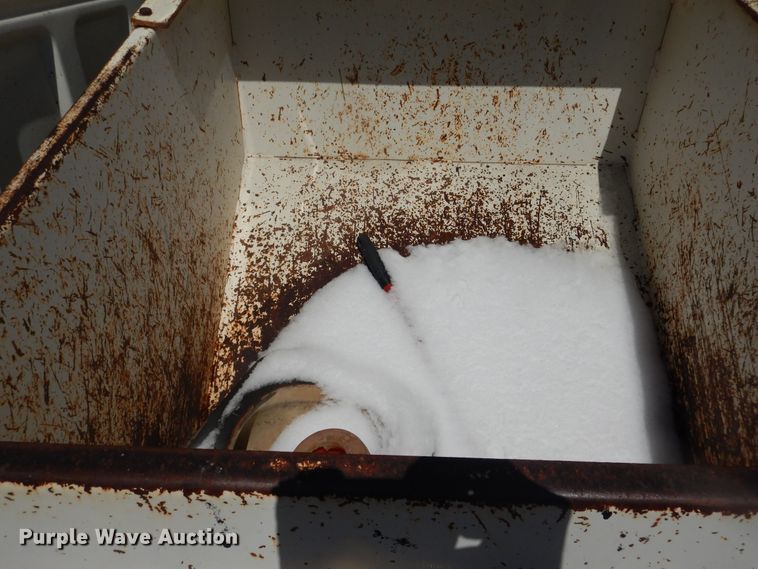 image for item DJ1209 1992 Ford F700  pot hole patcher truck