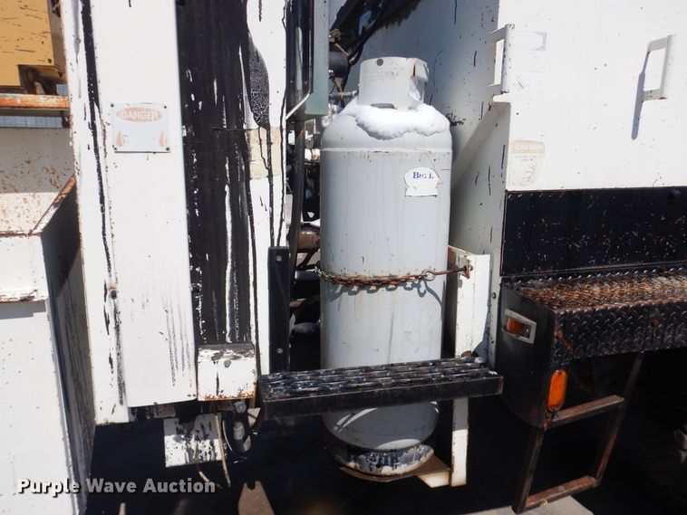 image for item DJ1209 1992 Ford F700  pot hole patcher truck