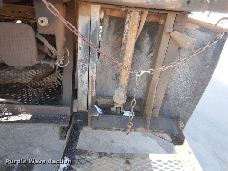 image for item DJ1209 1992 Ford F700  pot hole patcher truck