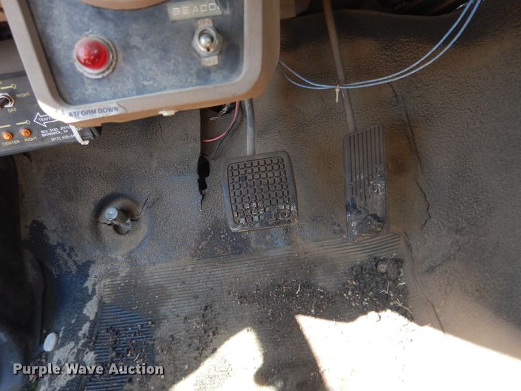 image for item DJ1209 1992 Ford F700  pot hole patcher truck