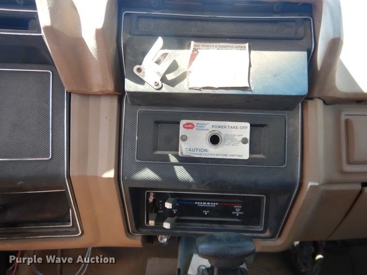 image for item DJ1209 1992 Ford F700  pot hole patcher truck