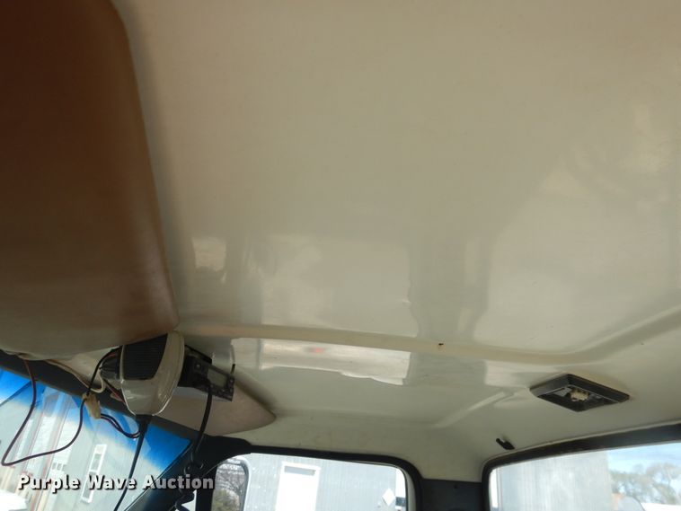 image for item DJ1209 1992 Ford F700  pot hole patcher truck