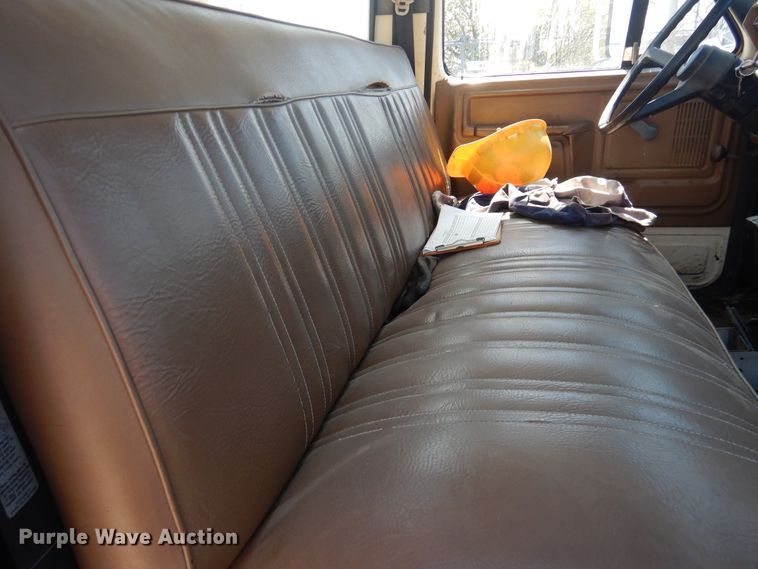 image for item DJ1209 1992 Ford F700  pot hole patcher truck