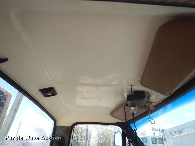 image for item DJ1209 1992 Ford F700  pot hole patcher truck