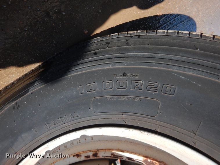 image for item DJ1209 1992 Ford F700  pot hole patcher truck