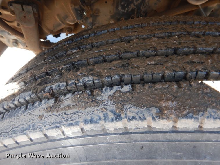 image for item DJ1209 1992 Ford F700  pot hole patcher truck