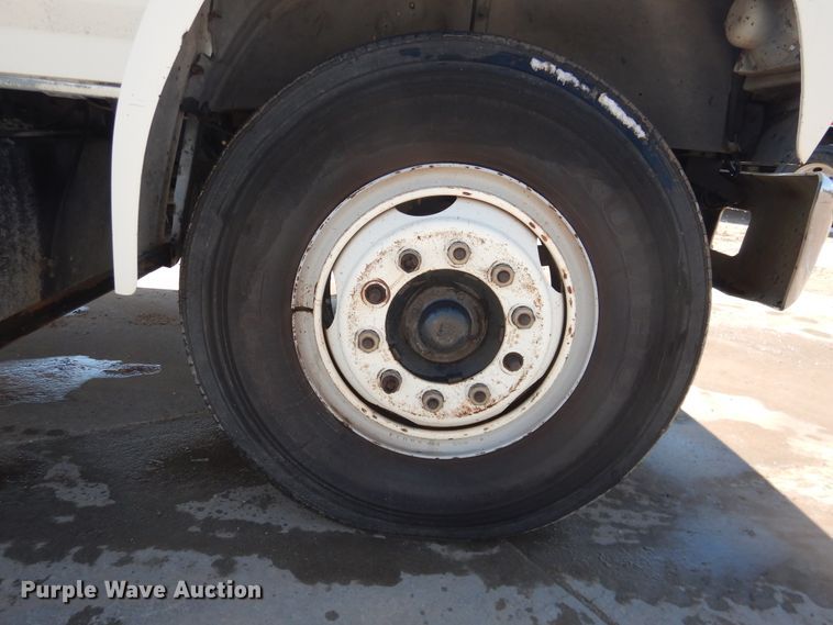 image for item DJ1209 1992 Ford F700  pot hole patcher truck