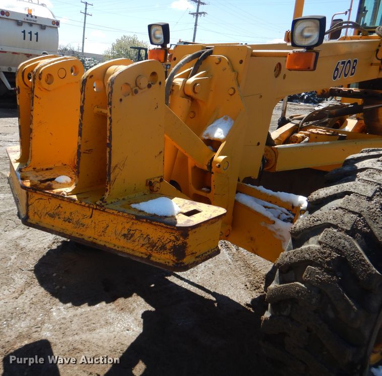 image for item DJ1211 1988 John Deere 670B  motor grader