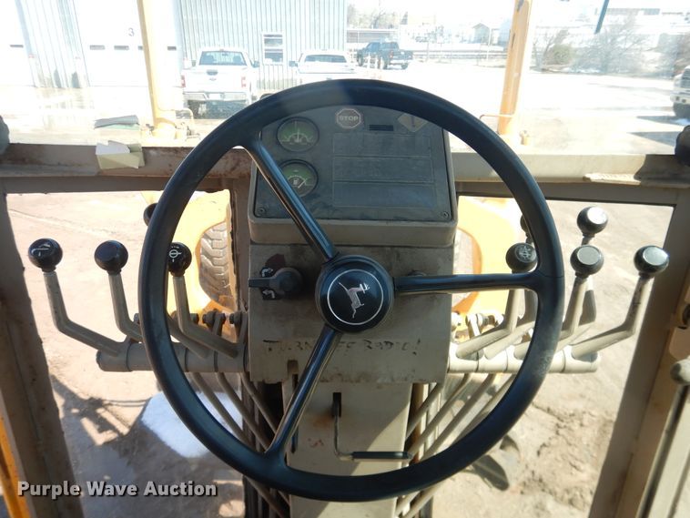 image for item DJ1211 1988 John Deere 670B  motor grader