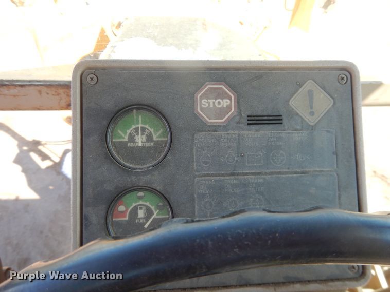 image for item DJ1211 1988 John Deere 670B  motor grader