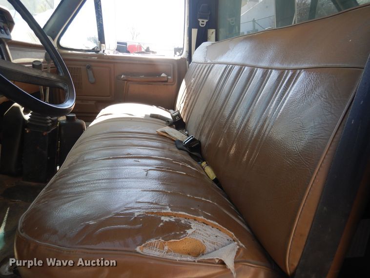 image for item DJ1214 1994 Ford F700  dump truck