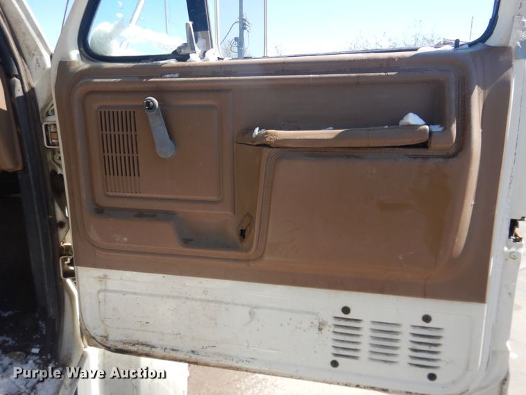 image for item DJ1214 1994 Ford F700  dump truck