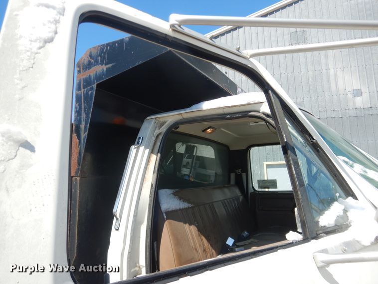 image for item DJ1214 1994 Ford F700  dump truck